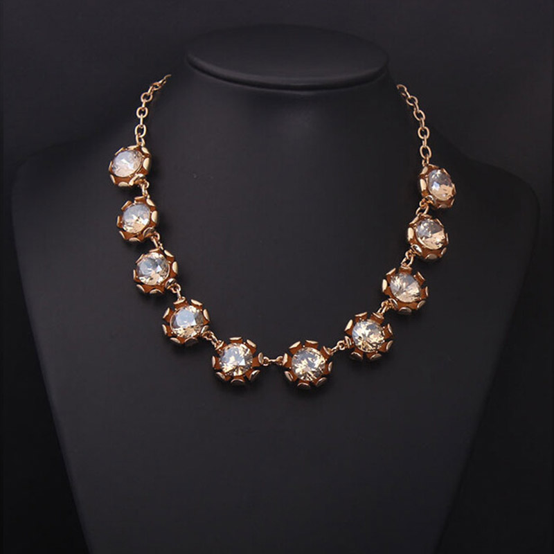 Women Accessories Dubai - Nuova collana di cristallo di lusso