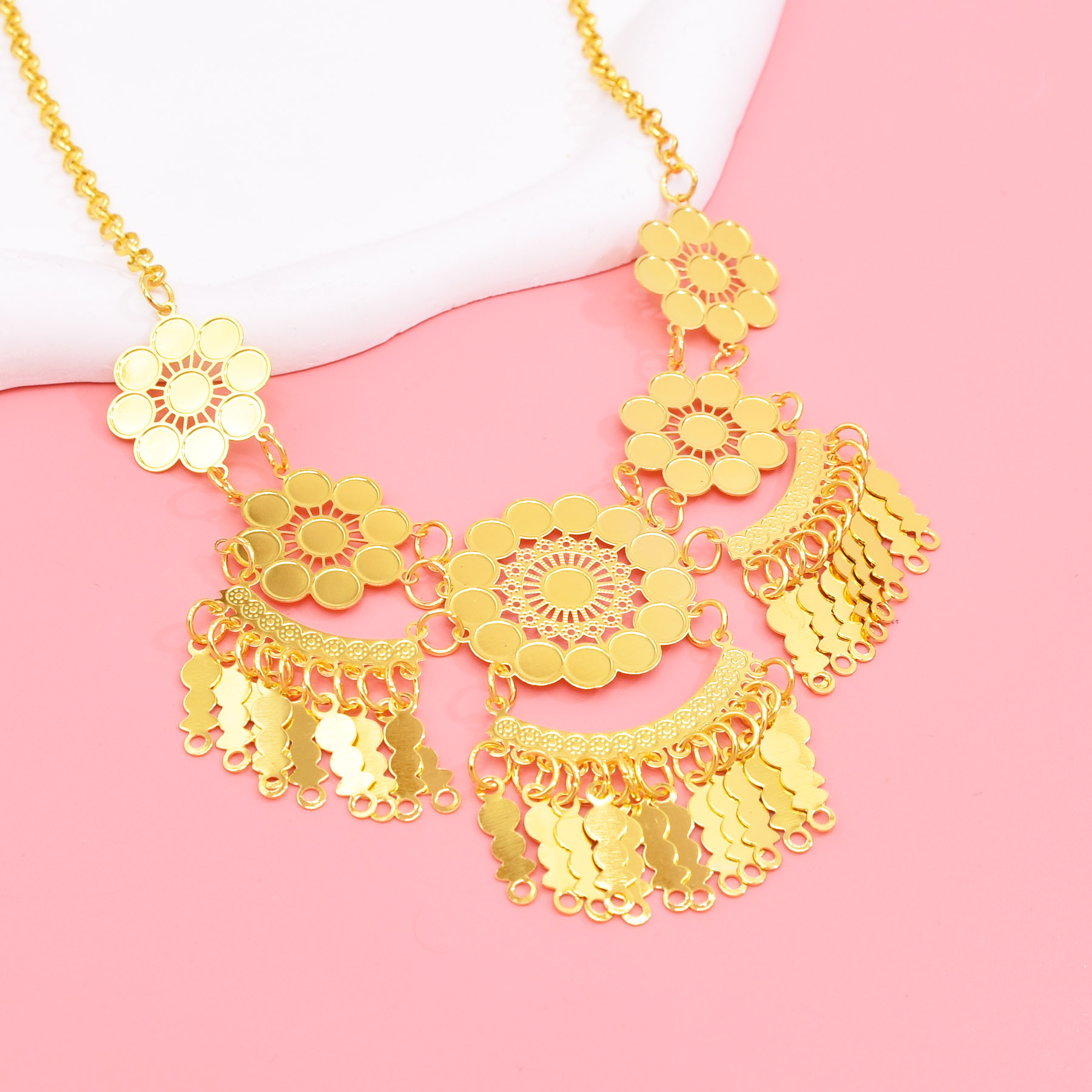 Collana con pendenti a forma d - Women Accessories Dubai recensione e prezzo