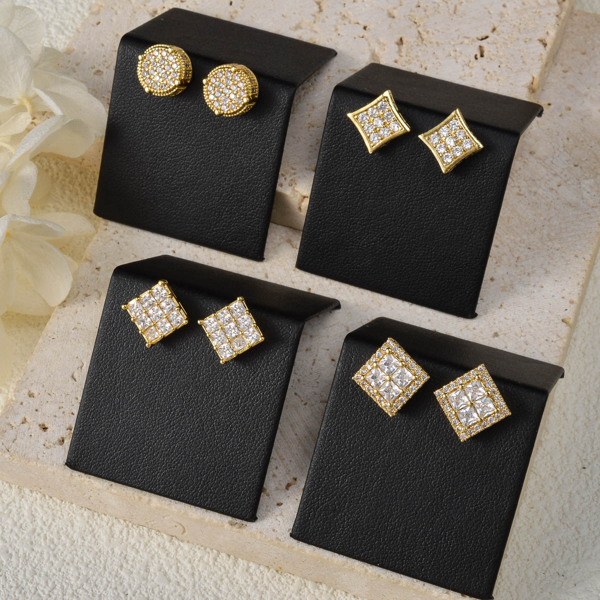 Diana Baby Orecchini color oro - Women Accessories Dubai recensione e prezzo